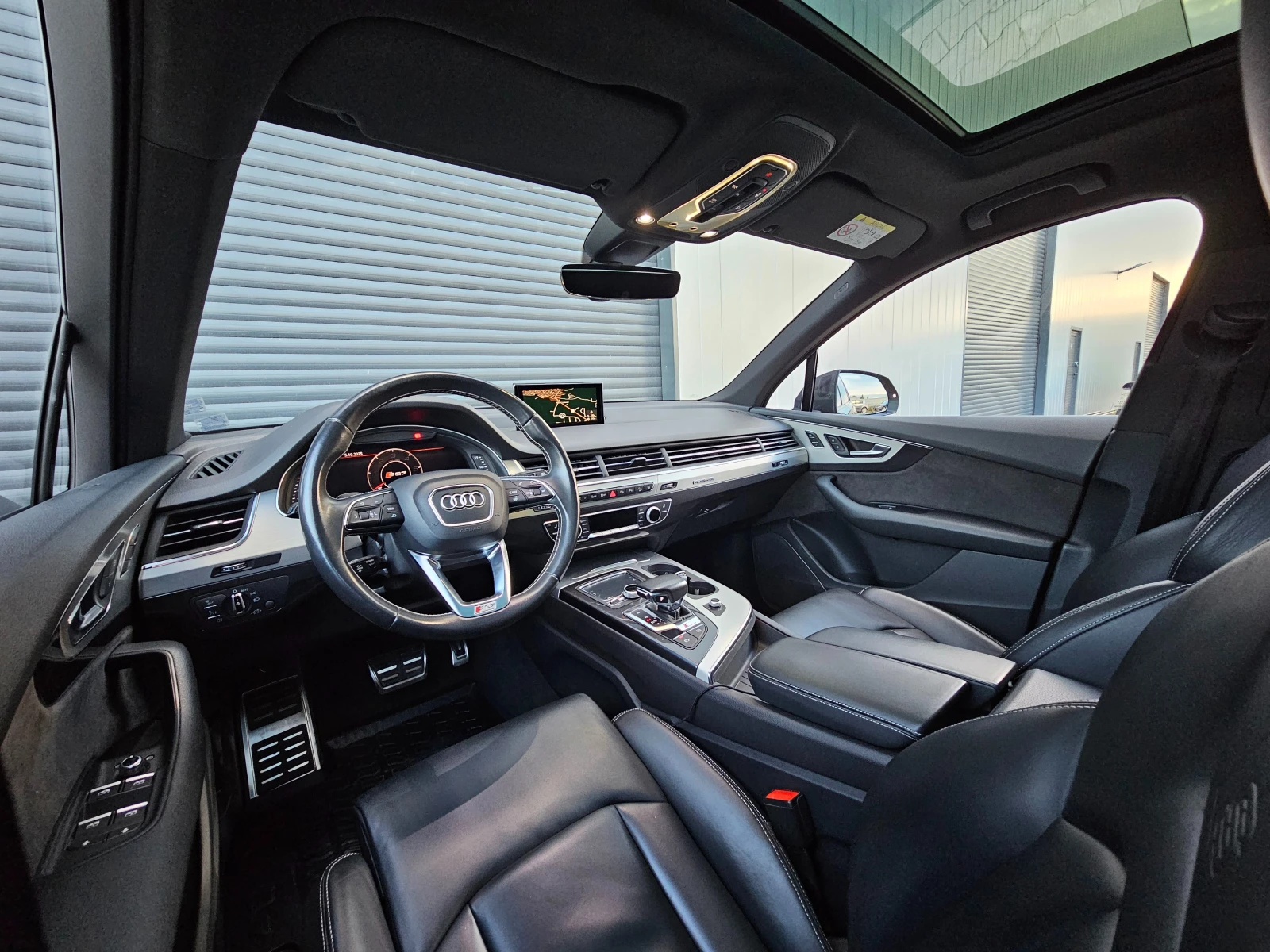 Audi SQ7 4.0TDI * Carbon Ceramic* Matrix, Night Vision, Вак - изображение 10 | Auto.bg Audi SQ7 4.0TDI * Carbon Ceramic* Matrix, Night Vision, Вак - изображение 10