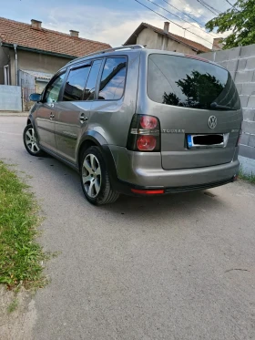 VW Touran 2.0 TDI BMM - 3450 € / 6747.61 лв. - 75753630 6 | Car24.bg VW Touran 2.0 TDI BMM - 3450 € / 6747.61 лв. - 75753630 6