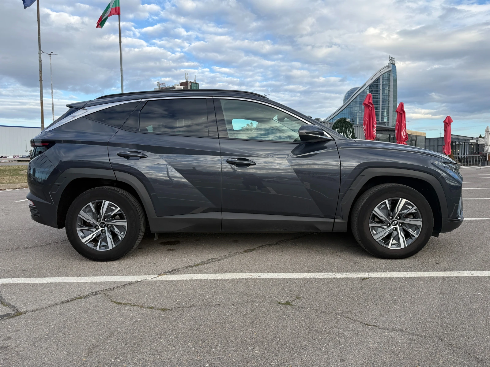 Hyundai Tucson Hybrid - 230 к.с., Digital Cockpit, Full LED - изображение 4 | Auto.bg Hyundai Tucson Hybrid - 230 к.с., Digital Cockpit, Full LED - изображение 4