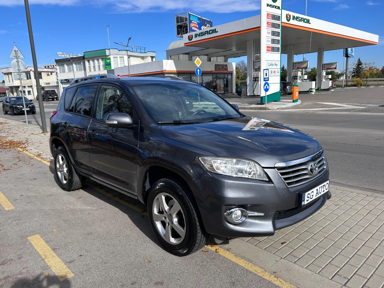 Toyota Rav4 Exclusive 2.2 D-4D 4x4 ОТЛИЧНА!!! - изображение 3 | Auto.bg Toyota Rav4 Exclusive 2.2 D-4D 4x4 ОТЛИЧНА!!! - изображение 3