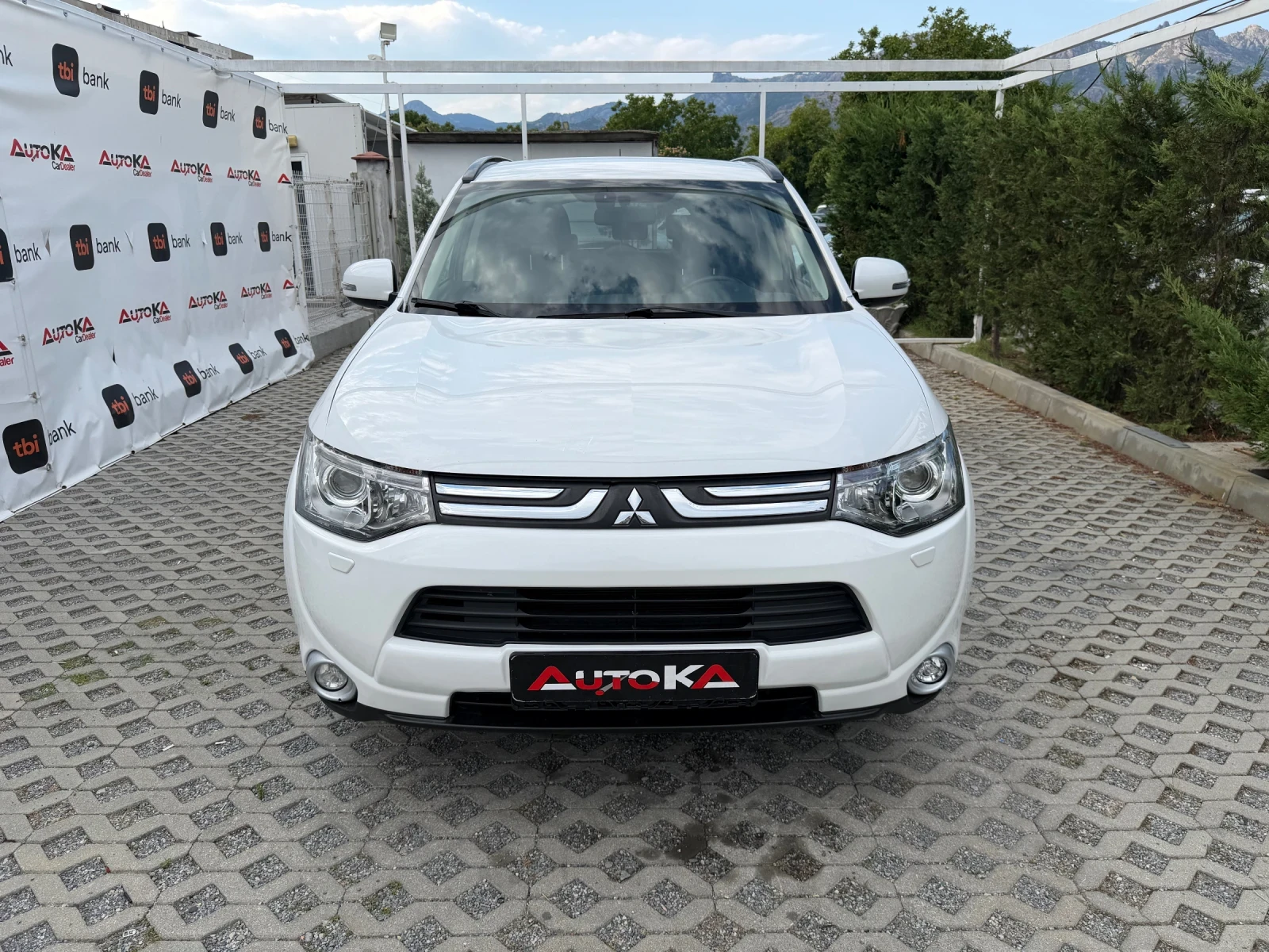 Mitsubishi Outlander 2.2D-150КС.-7МЕСТНА-4Х4-NAVI-АВТОМАТ | Auto.bg — изображение 1 Mitsubishi Outlander 2.2D-150КС.-7МЕСТНА-4Х4-NAVI-АВТОМАТ | Auto.bg — изображение 1