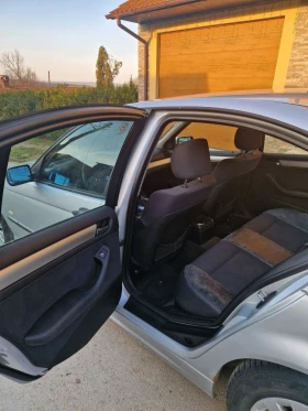 BMW 320 Touchscreen* CAR PLAY* ANDROID* CAMERA - 2500 € / 4889.57 лв. - 95447881 5 | Car24.bg BMW 320 Touchscreen* CAR PLAY* ANDROID* CAMERA - 2500 € / 4889.57 лв. - 95447881 5