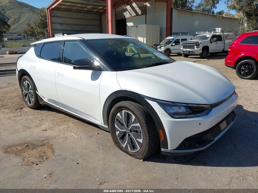 Kia EV6 2022 KIA EV6 WIND | Auto.bg — изображение 1 Kia EV6 2022 KIA EV6 WIND | Auto.bg — изображение 1