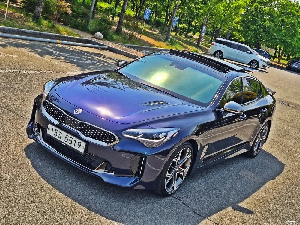 Kia Stinger 2.0 GDI камери 360, Обдухване, DisiTronic, HeadUp | Auto.bg — изображение 1 Kia Stinger 2.0 GDI камери 360, Обдухване, DisiTronic, HeadUp | Auto.bg — изображение 1