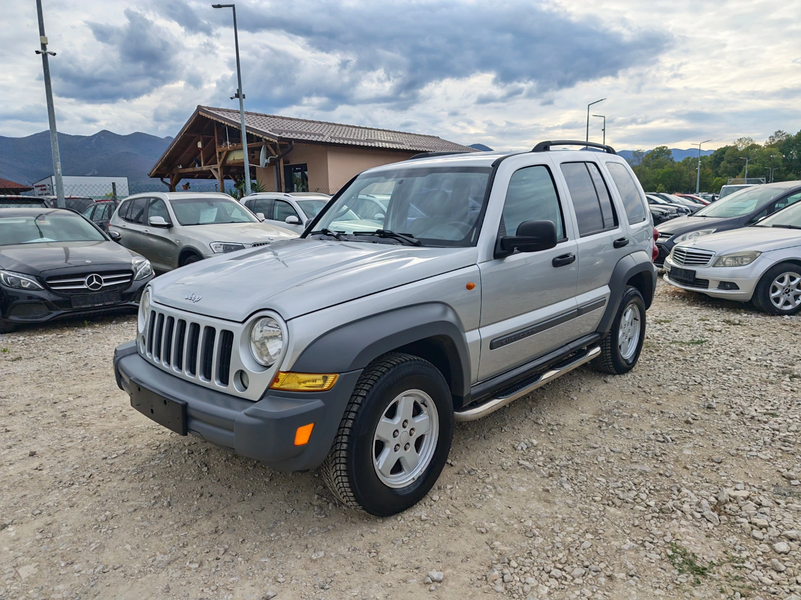 Jeep Cherokee 2.8 дизел Италия | Auto.bg — изображение 1 Jeep Cherokee 2.8 дизел Италия | Auto.bg — изображение 1