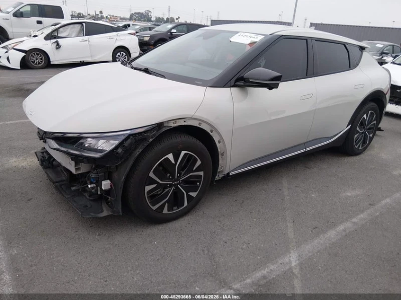 Kia EV6 WIND | KEYLESS | LANE ASSIST | BLIND SPOT | - 16200 € / 31684.45 лв. - 70677403 1 | Car24.bg Kia EV6 WIND | KEYLESS | LANE ASSIST | BLIND SPOT | - 16200 € / 31684.45 лв. - 70677403 1