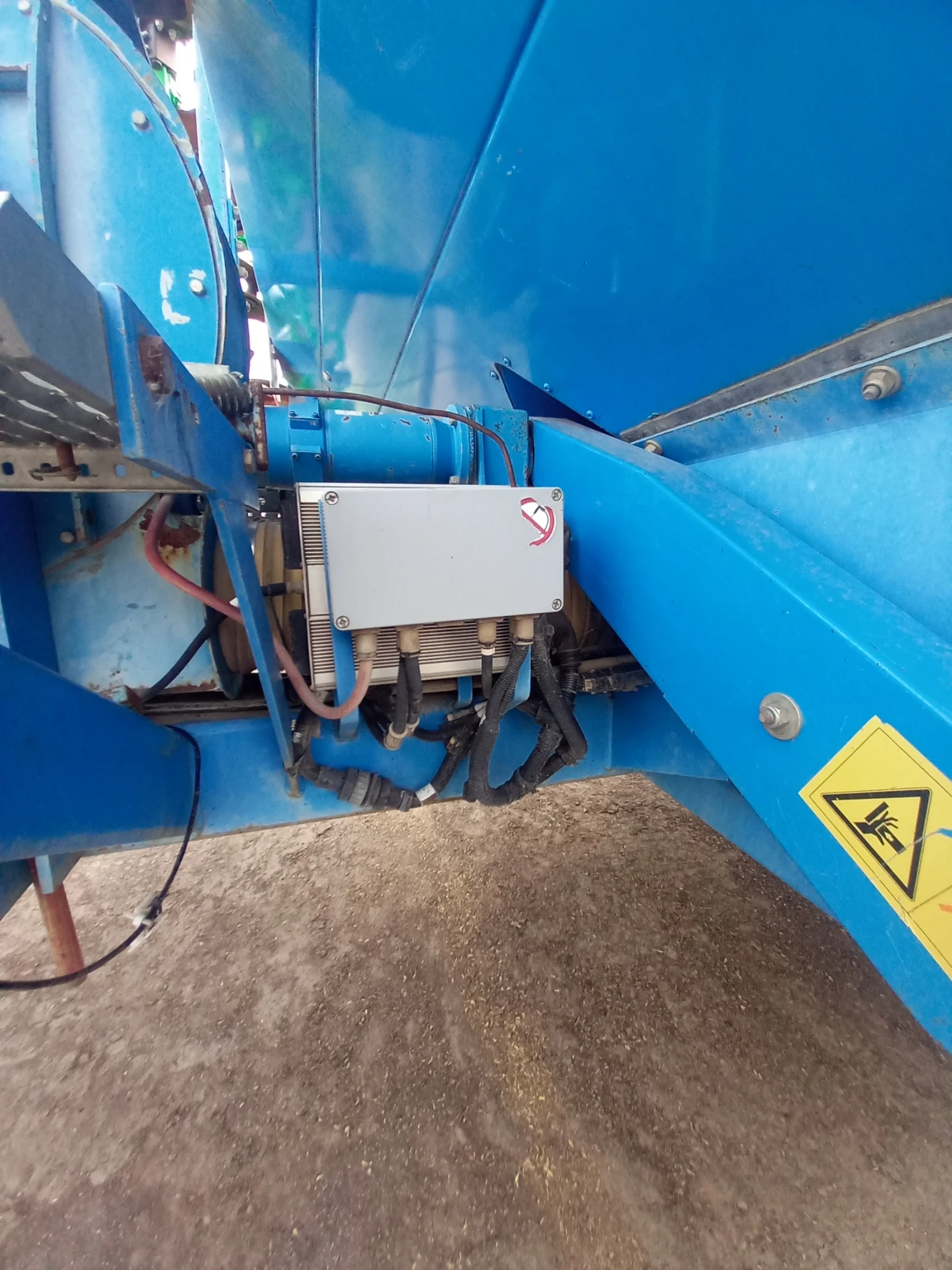 Сеялка Lemken Solitar 12 - изображение 8 | Auto.bg Сеялка Lemken Solitar 12 - изображение 8