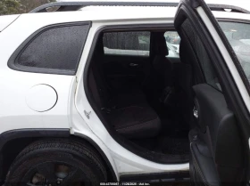 Jeep Cherokee 2.4L I-4 VVT, 184HP 4X4 Drive - 7500 € / 14668.73 лв. - 13706849 13 | Car24.bg Jeep Cherokee 2.4L I-4 VVT, 184HP 4X4 Drive - 7500 € / 14668.73 лв. - 13706849 13