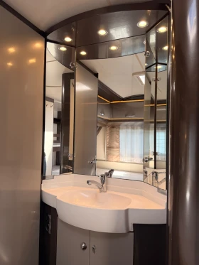 Каравана Hobby 650 Premium Форцелт, Климатик, Мувър и още | Auto.bg — изображение 13 Каравана Hobby 650 Premium Форцелт, Климатик, Мувър и още | Auto.bg — изображение 13