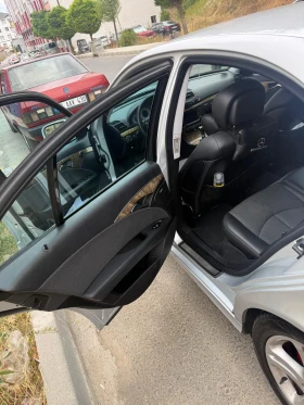 Mercedes-Benz E 200 undefined | Auto.bg — изображение 10 Mercedes-Benz E 200 undefined | Auto.bg — изображение 10