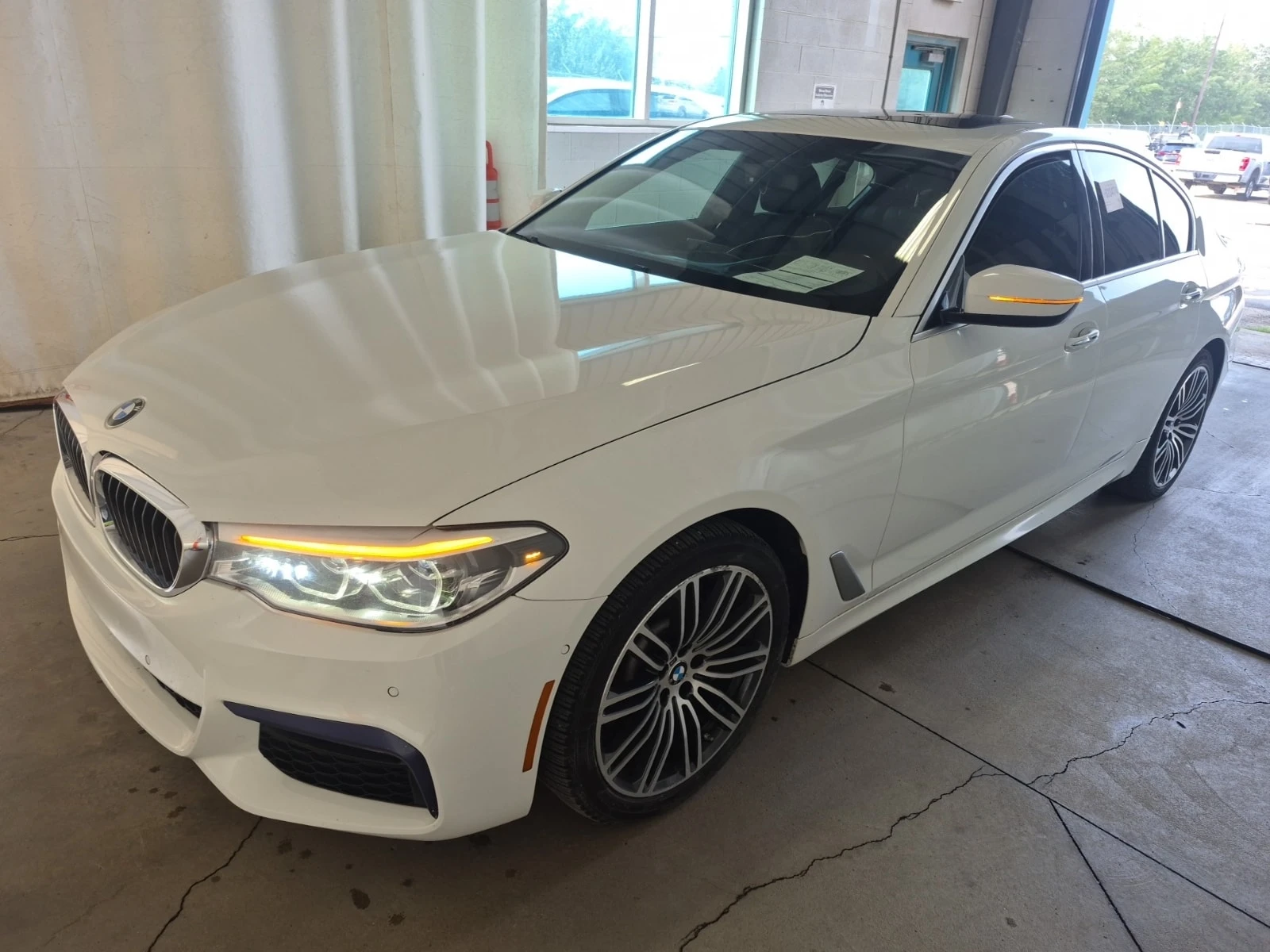 BMW 530 I XDRIVE / HUD / HARMAN KARDON / PANO | Auto.bg — изображение 1 BMW 530 I XDRIVE / HUD / HARMAN KARDON / PANO | Auto.bg — изображение 1