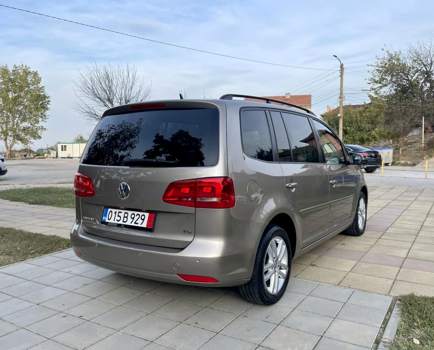VW Touran DSG* TDI* 6+ 1* Euro 5b*  - изображение 7 | Auto.bg VW Touran DSG* TDI* 6+ 1* Euro 5b*  - изображение 7