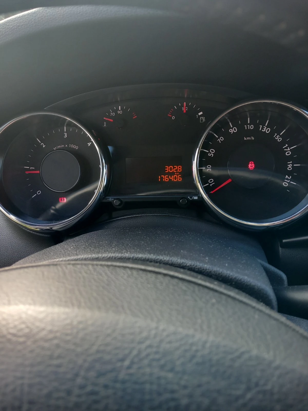 Peugeot 3008 2.0HDI Blue - изображение 10 | Auto.bg Peugeot 3008 2.0HDI Blue - изображение 10