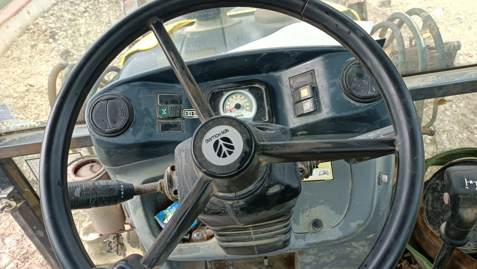 Багер New Holland B100 BLR - изображение 6 | Auto.bg Багер New Holland B100 BLR - изображение 6