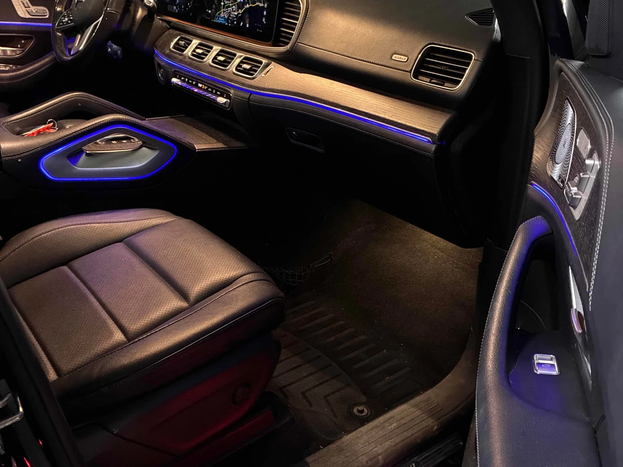 Mercedes-Benz GLE 350 4M* AMG-pk* Night-pk* Distr* Burmester* 360* Пано* - изображение 7 | Auto.bg Mercedes-Benz GLE 350 4M* AMG-pk* Night-pk* Distr* Burmester* 360* Пано* - изображение 7