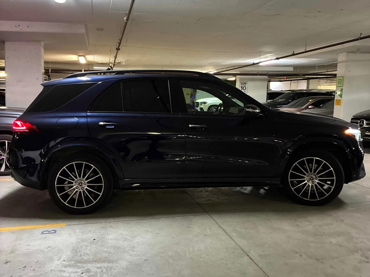 Mercedes-Benz GLE 350 4M* AMG-pk* Night-pk* Distr* Burmester* 360* Пано* - изображение 2 | Auto.bg Mercedes-Benz GLE 350 4M* AMG-pk* Night-pk* Distr* Burmester* 360* Пано* - изображение 2