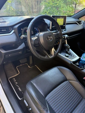 Toyota Rav4 Hybrid 2.5L Първи собственик, Сервизна история - 33900 € - 39004034 12 | Car24.bg Toyota Rav4 Hybrid 2.5L Първи собственик, Сервизна история - 33900 € - 39004034 12