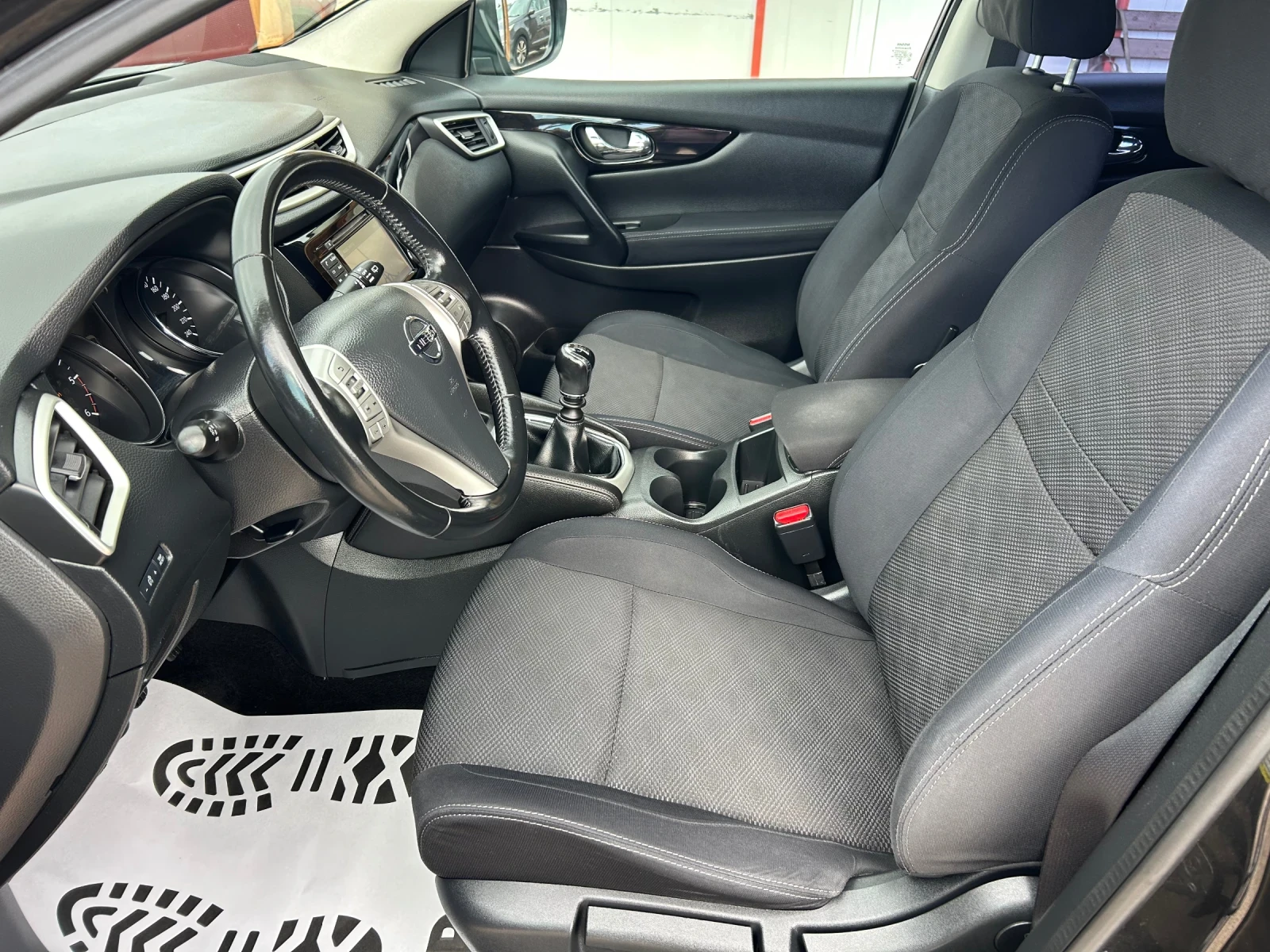 Nissan Qashqai * 1.5* DCi* 110к.с* Navi* KAMERA*  - изображение 7 | Auto.bg Nissan Qashqai * 1.5* DCi* 110к.с* Navi* KAMERA*  - изображение 7