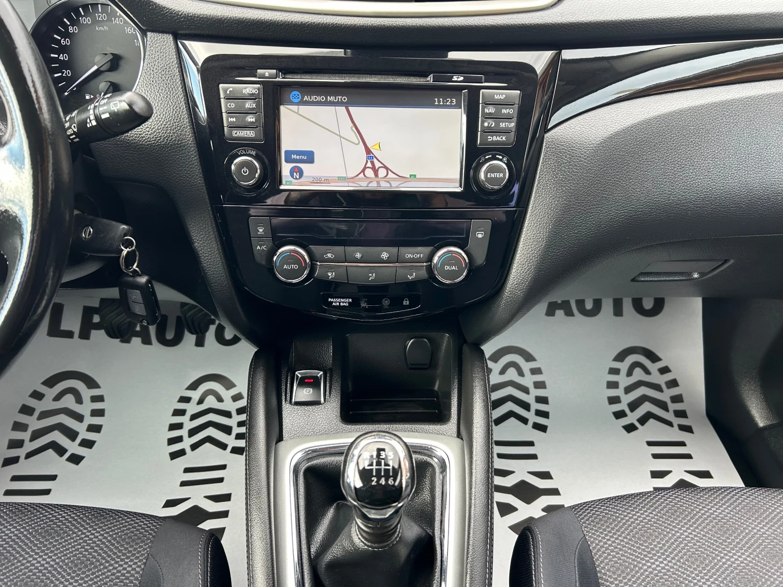 Nissan Qashqai * 1.5* DCi* 110к.с* Navi* KAMERA*  - изображение 10 | Auto.bg Nissan Qashqai * 1.5* DCi* 110к.с* Navi* KAMERA*  - изображение 10