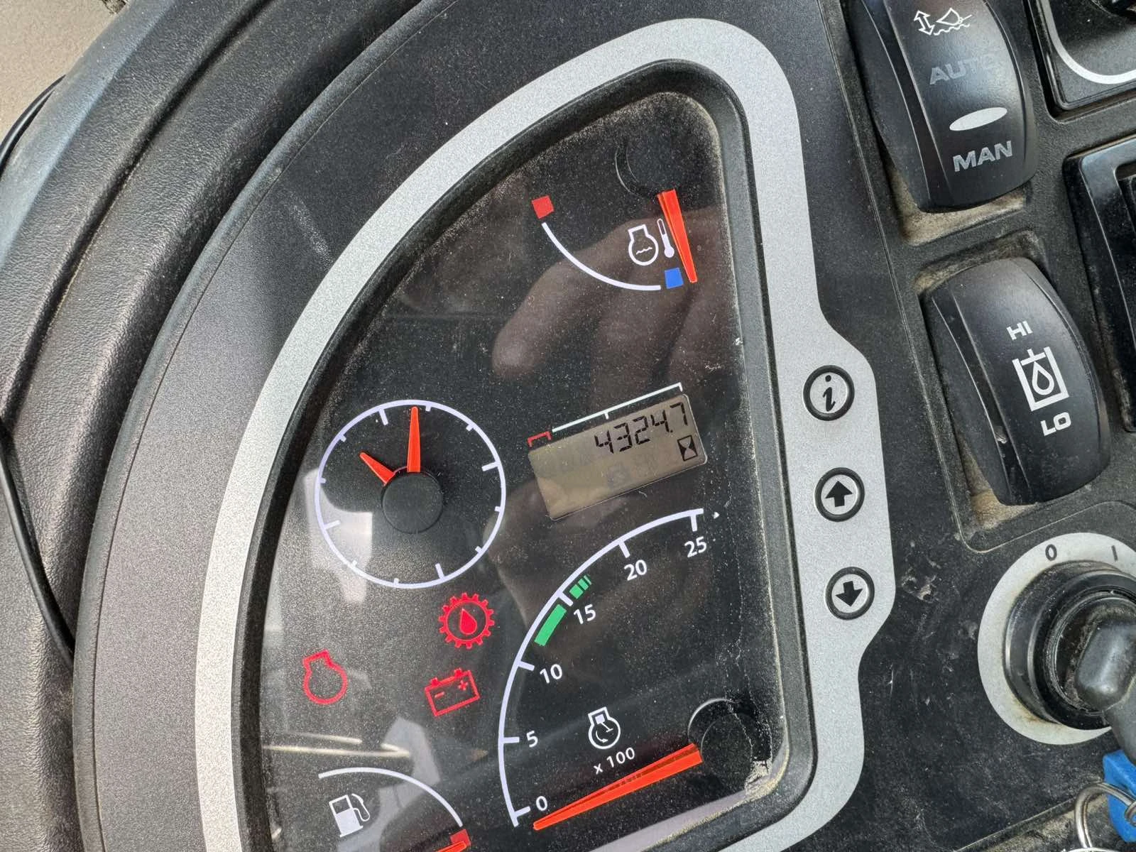 Багер JCB 3CX - Комбиниран багер - изображение 5 | Auto.bg Багер JCB 3CX - Комбиниран багер - изображение 5