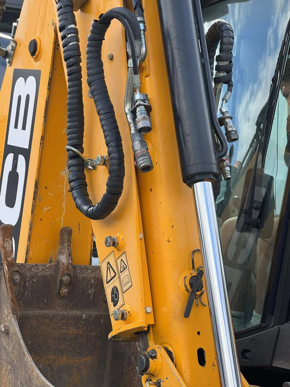 Багер JCB 3CX - Комбиниран багер - изображение 7 | Auto.bg Багер JCB 3CX - Комбиниран багер - изображение 7