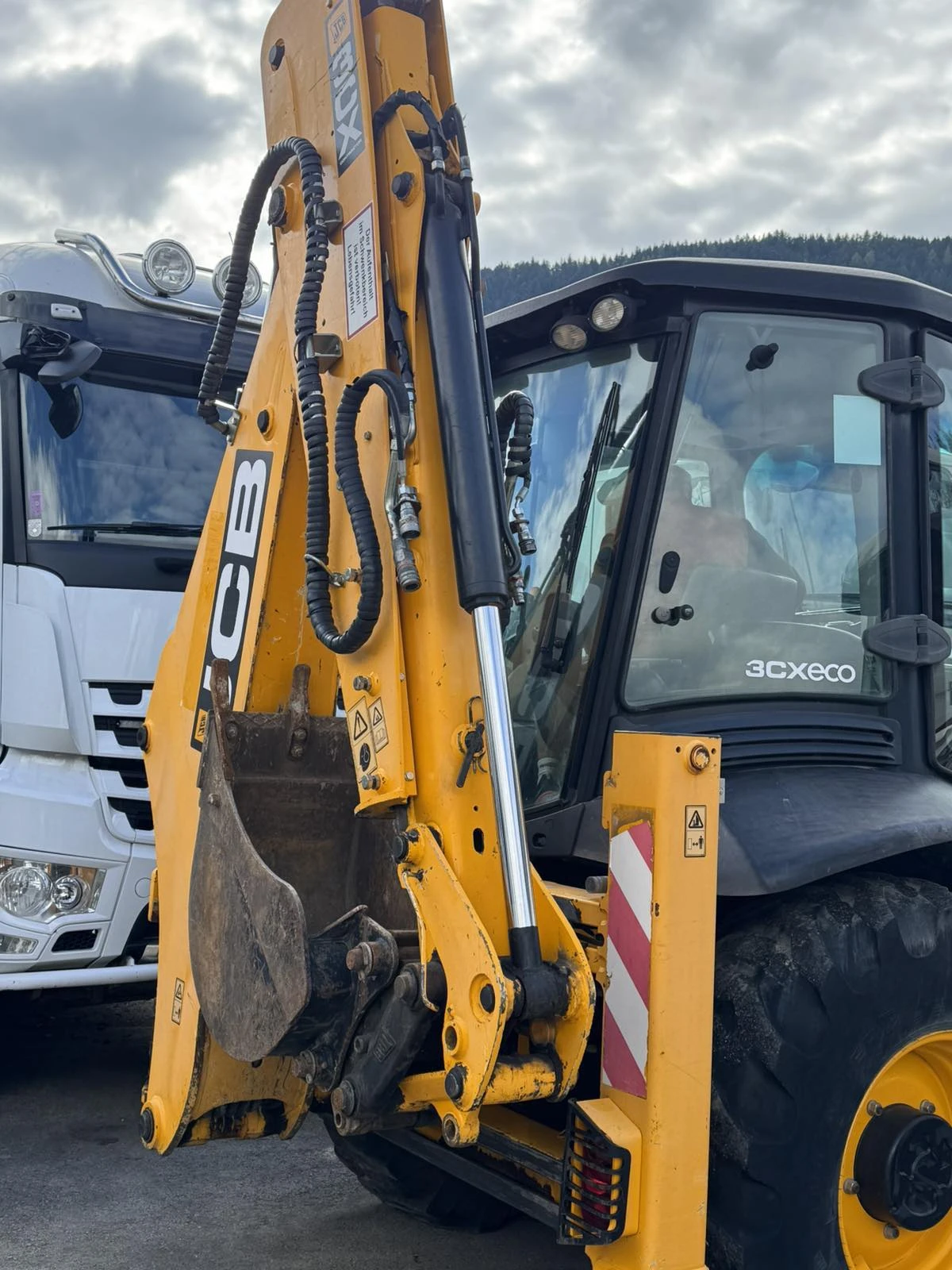Багер JCB 3CX - Комбиниран багер - изображение 6 | Auto.bg Багер JCB 3CX - Комбиниран багер - изображение 6