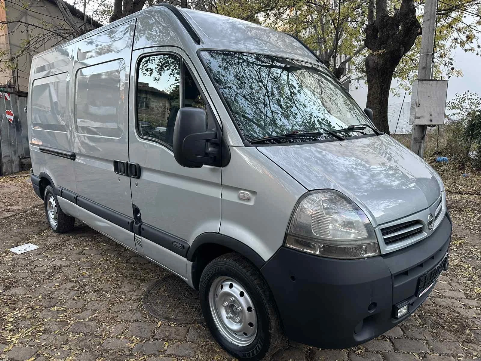 Nissan Interstar 2, 5 dci - изображение 2 | Auto.bg Nissan Interstar 2, 5 dci - изображение 2
