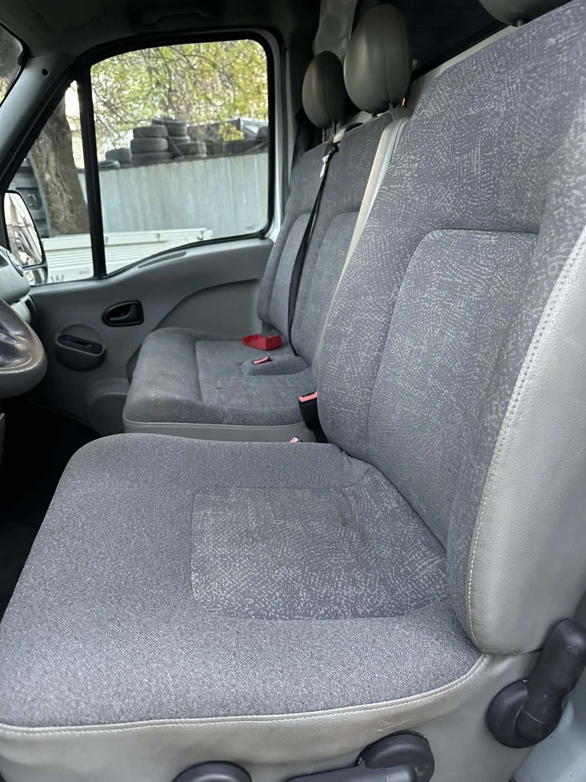 Nissan Interstar 2, 5 dci - изображение 10 | Auto.bg Nissan Interstar 2, 5 dci - изображение 10