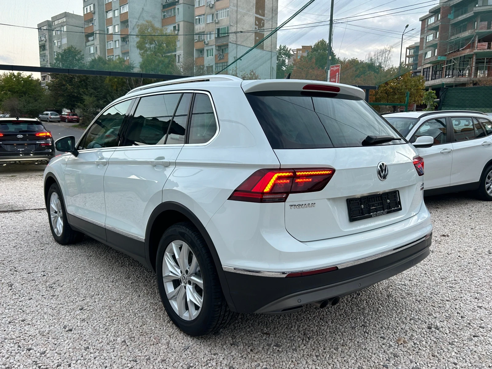 VW Tiguan 2.0 TDI DSG 4MOTION - изображение 4 | Auto.bg VW Tiguan 2.0 TDI DSG 4MOTION - изображение 4