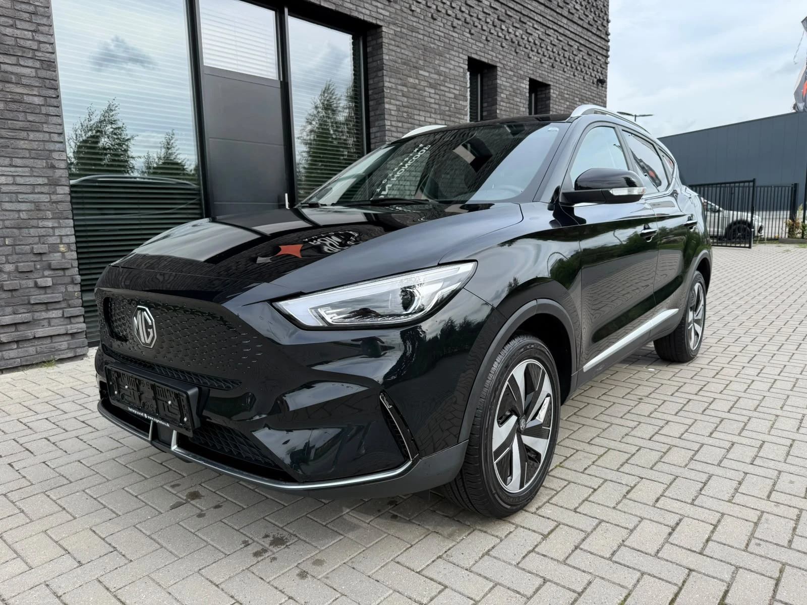 Mg ZS EV 70kw-Long Range-Luxury | Auto.bg — изображение 1 Mg ZS EV 70kw-Long Range-Luxury | Auto.bg — изображение 1