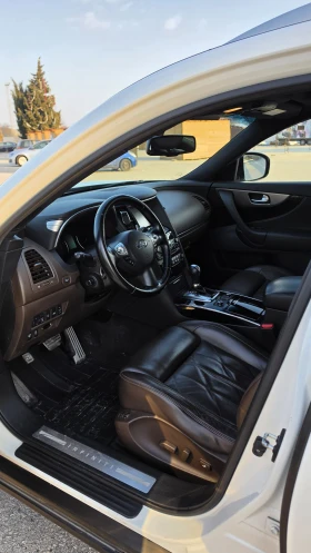 Infiniti QX70 3.0d - 16800 € / 32857.94 лв. - 30631015 10 | Car24.bg Infiniti QX70 3.0d - 16800 € / 32857.94 лв. - 30631015 10