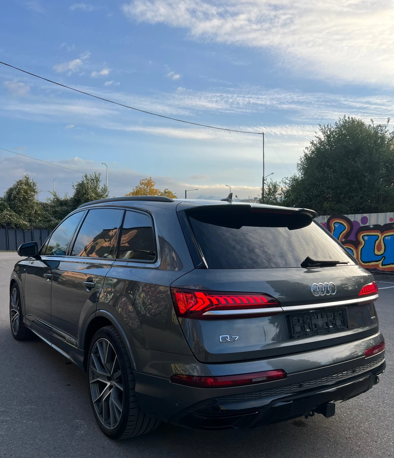 Audi Q7 55 TFSI S-Line Mild Hybrid B&O - изображение 7 | Auto.bg Audi Q7 55 TFSI S-Line Mild Hybrid B&O - изображение 7