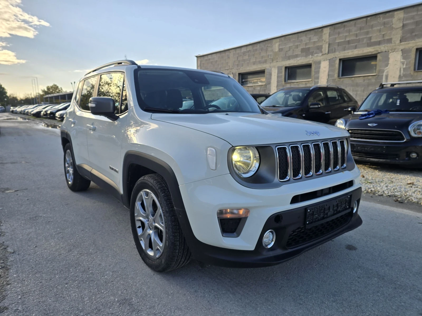 Jeep Renegade 1.6mjt 120к.с Business  - изображение 2 | Auto.bg Jeep Renegade 1.6mjt 120к.с Business  - изображение 2