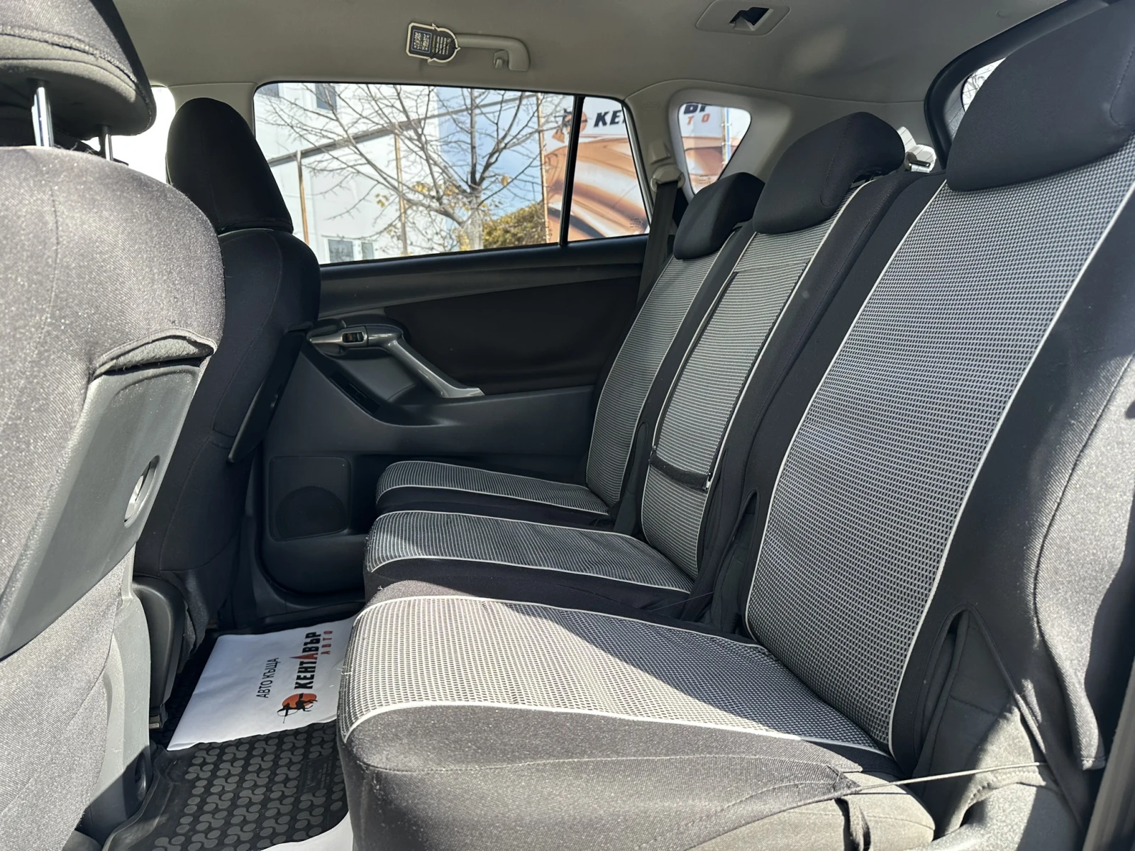 Toyota Verso 2.0d 126 к.с./7-места - изображение 9 | Auto.bg Toyota Verso 2.0d 126 к.с./7-места - изображение 9