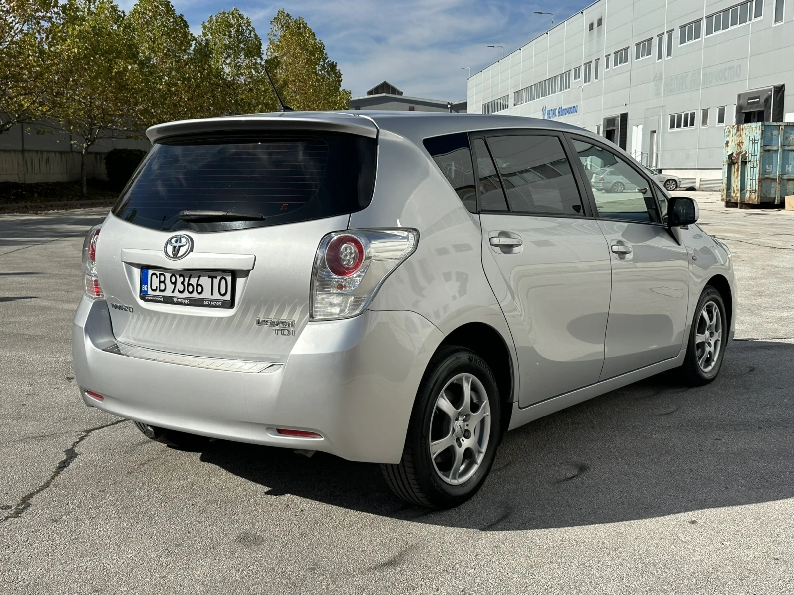 Toyota Verso 2.0d 126 к.с./7-места - изображение 4 | Auto.bg Toyota Verso 2.0d 126 к.с./7-места - изображение 4