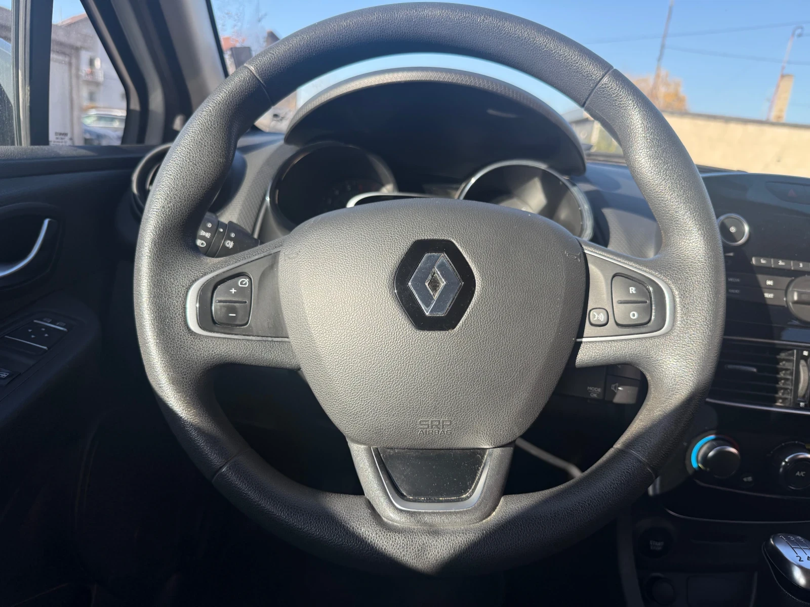 Renault Clio 1, 0i-Evro-6-Първи Собственик-НОВА-73 000км - изображение 6 | Auto.bg Renault Clio 1, 0i-Evro-6-Първи Собственик-НОВА-73 000км - изображение 6