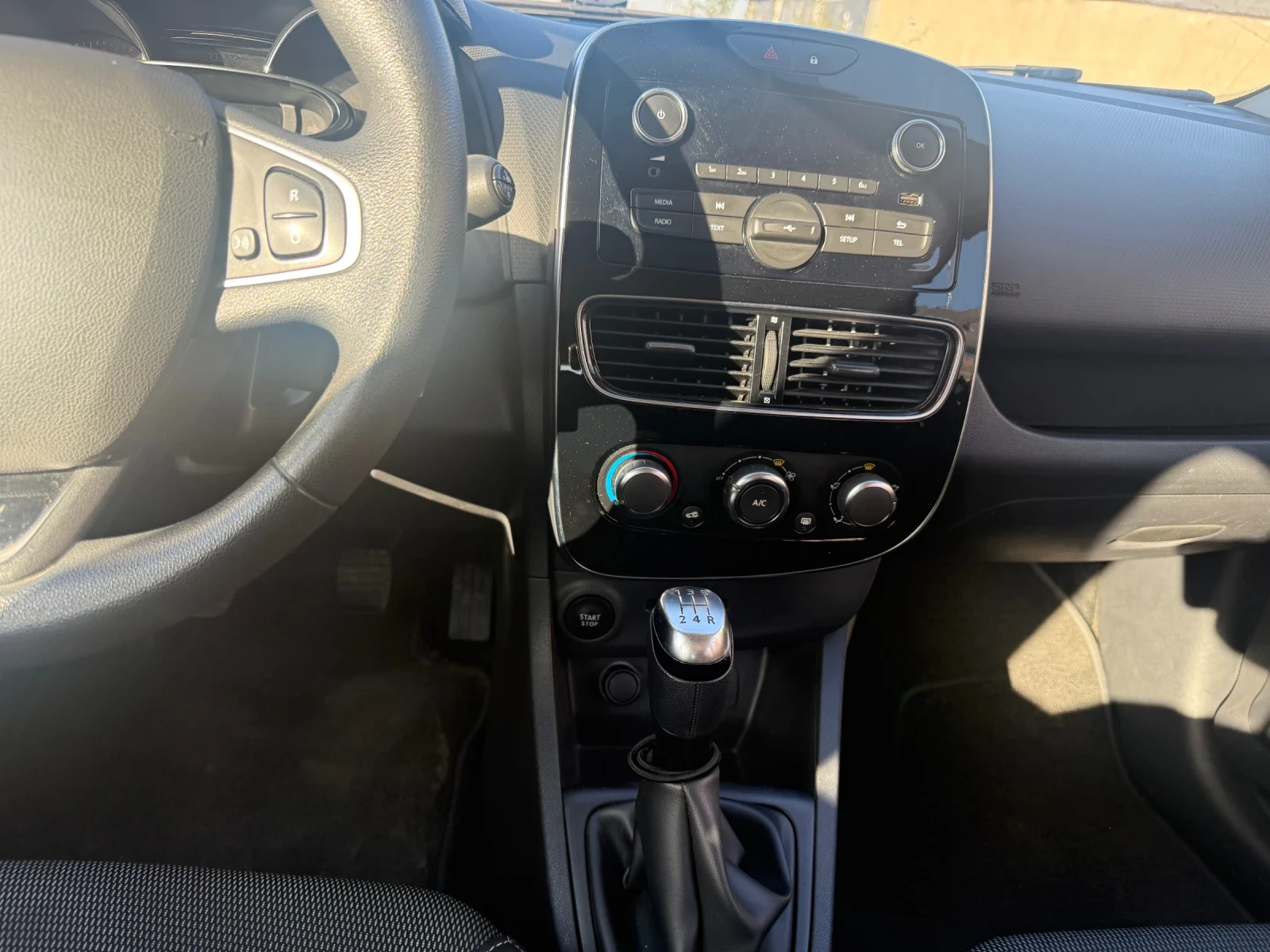 Renault Clio 1, 0i-Evro-6-Първи Собственик-НОВА-73 000км - изображение 7 | Auto.bg Renault Clio 1, 0i-Evro-6-Първи Собственик-НОВА-73 000км - изображение 7