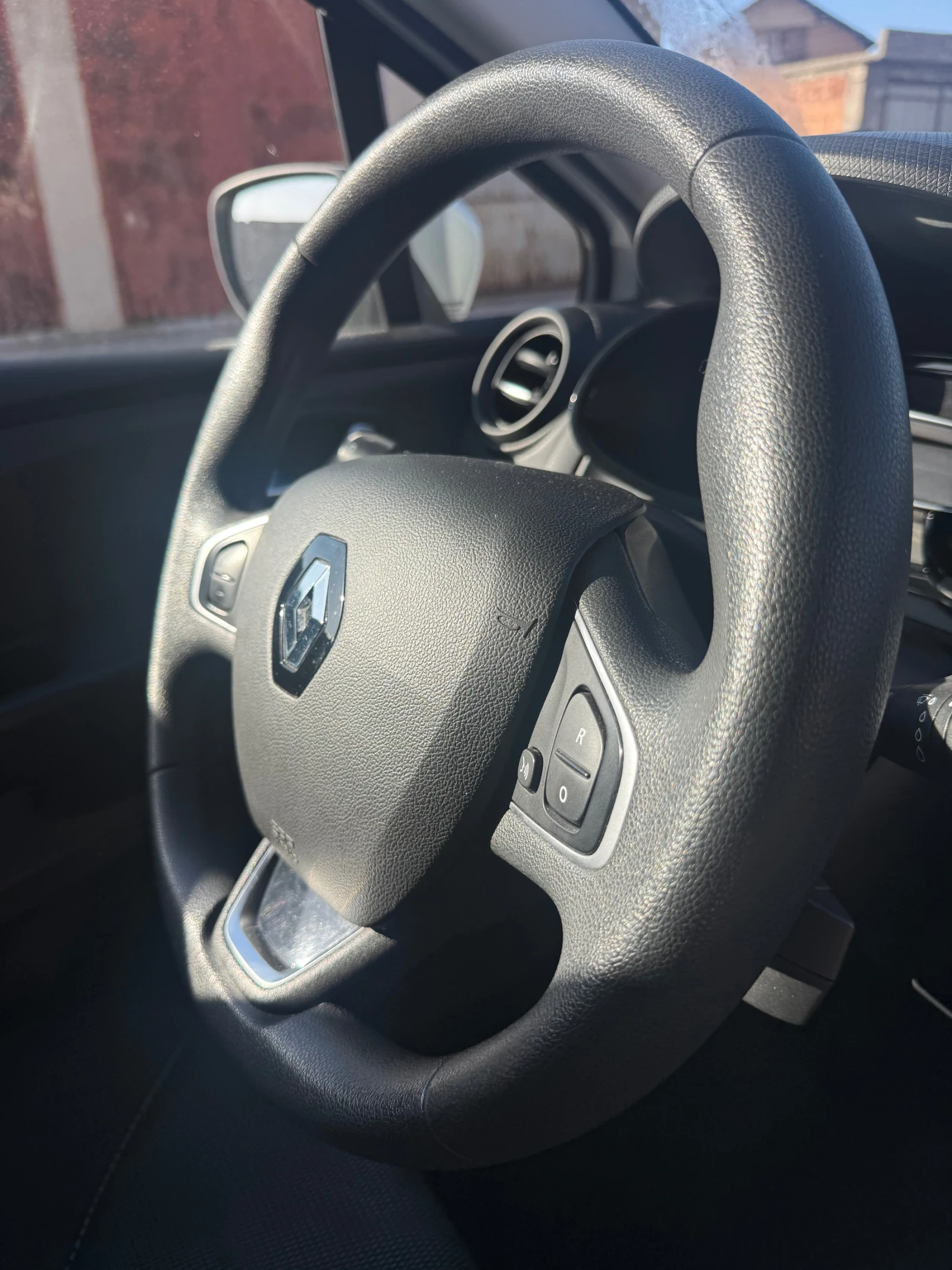 Renault Clio 1, 0i-Evro-6-Първи Собственик-НОВА-73 000км - изображение 9 | Auto.bg Renault Clio 1, 0i-Evro-6-Първи Собственик-НОВА-73 000км - изображение 9