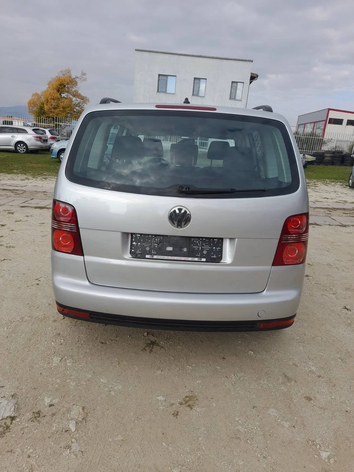 VW Touran 1.9 TDI 105к.с. 6 скорости - изображение 8 | Auto.bg VW Touran 1.9 TDI 105к.с. 6 скорости - изображение 8