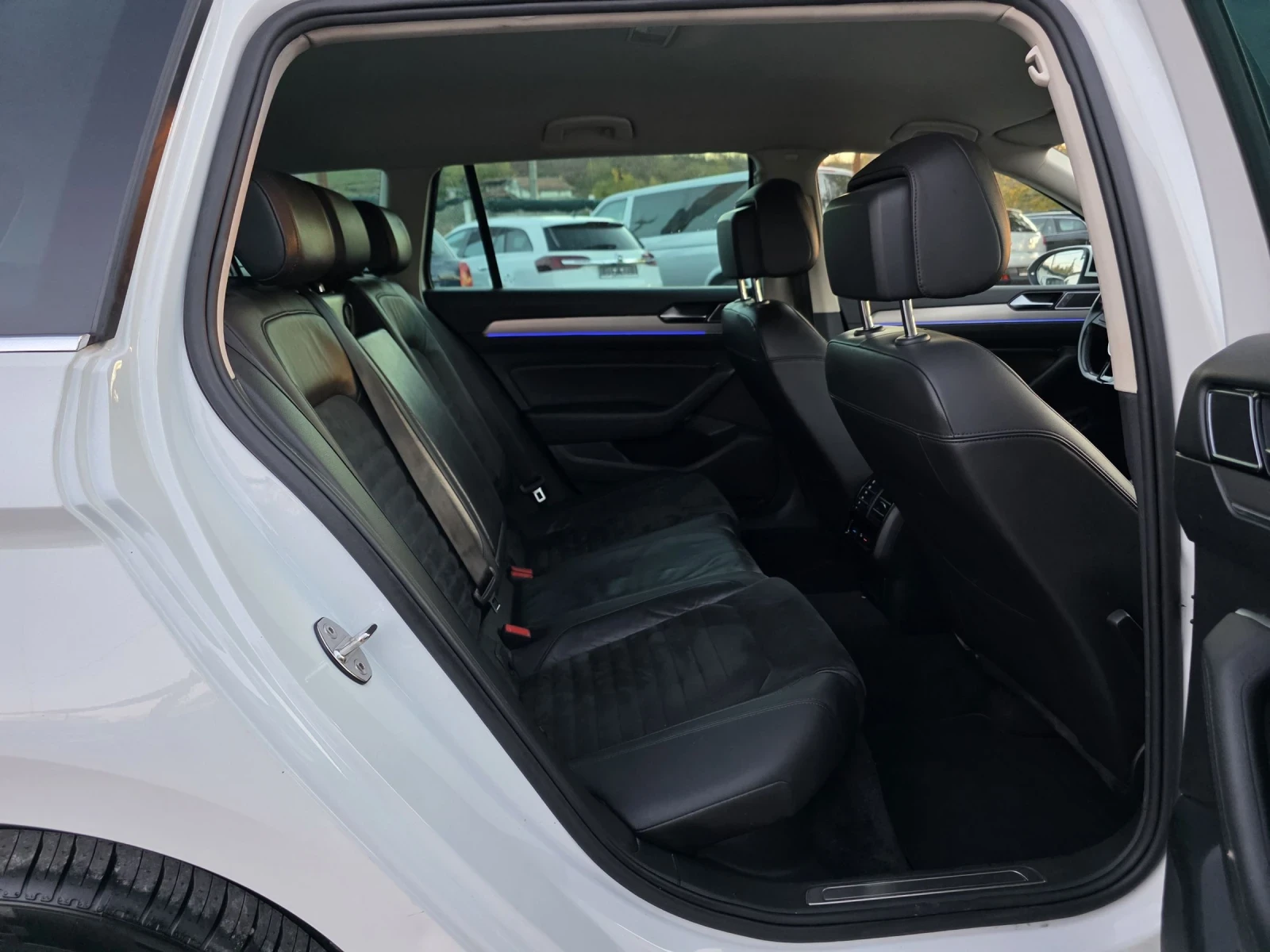 VW Passat GTE PLUG-IN HYBRID 218 К.С. / ДИГИТАЛ / ЛЕД / 360 - изображение 9 | Auto.bg VW Passat GTE PLUG-IN HYBRID 218 К.С. / ДИГИТАЛ / ЛЕД / 360 - изображение 9