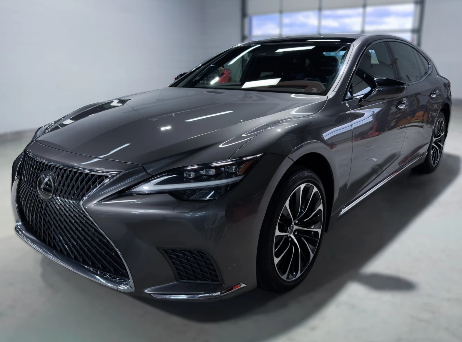 Lexus LS 500 Уникално състояние!!/Всички възможни екстри!! | Auto.bg — изображение 1 Lexus LS 500 Уникално състояние!!/Всички възможни екстри!! | Auto.bg — изображение 1
