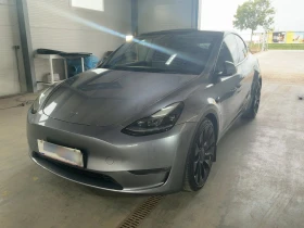 Tesla Model Y PERFORMANCE AWD