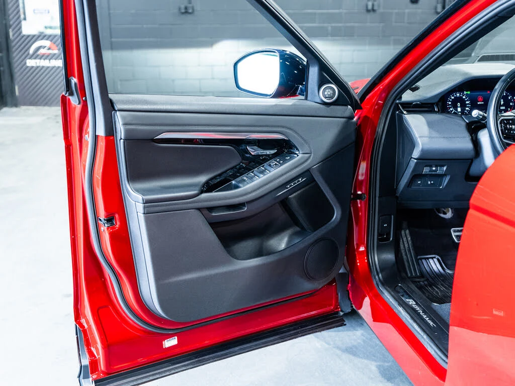 Land Rover Evoque P-300 R-DYNAMIC SE AWD - изображение 8 | Auto.bg Land Rover Evoque P-300 R-DYNAMIC SE AWD - изображение 8