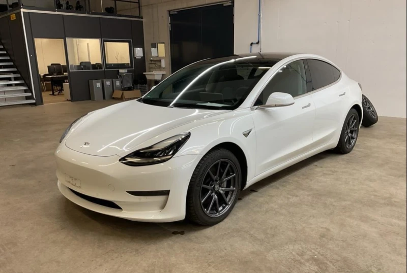 Tesla Model 3 LONG RANGE DUAL MOTOR AWD - 34000 лв. / 17383.92 € - 55501151 1 | Car24.bg Tesla Model 3 LONG RANGE DUAL MOTOR AWD - 34000 лв. / 17383.92 € - 55501151 1