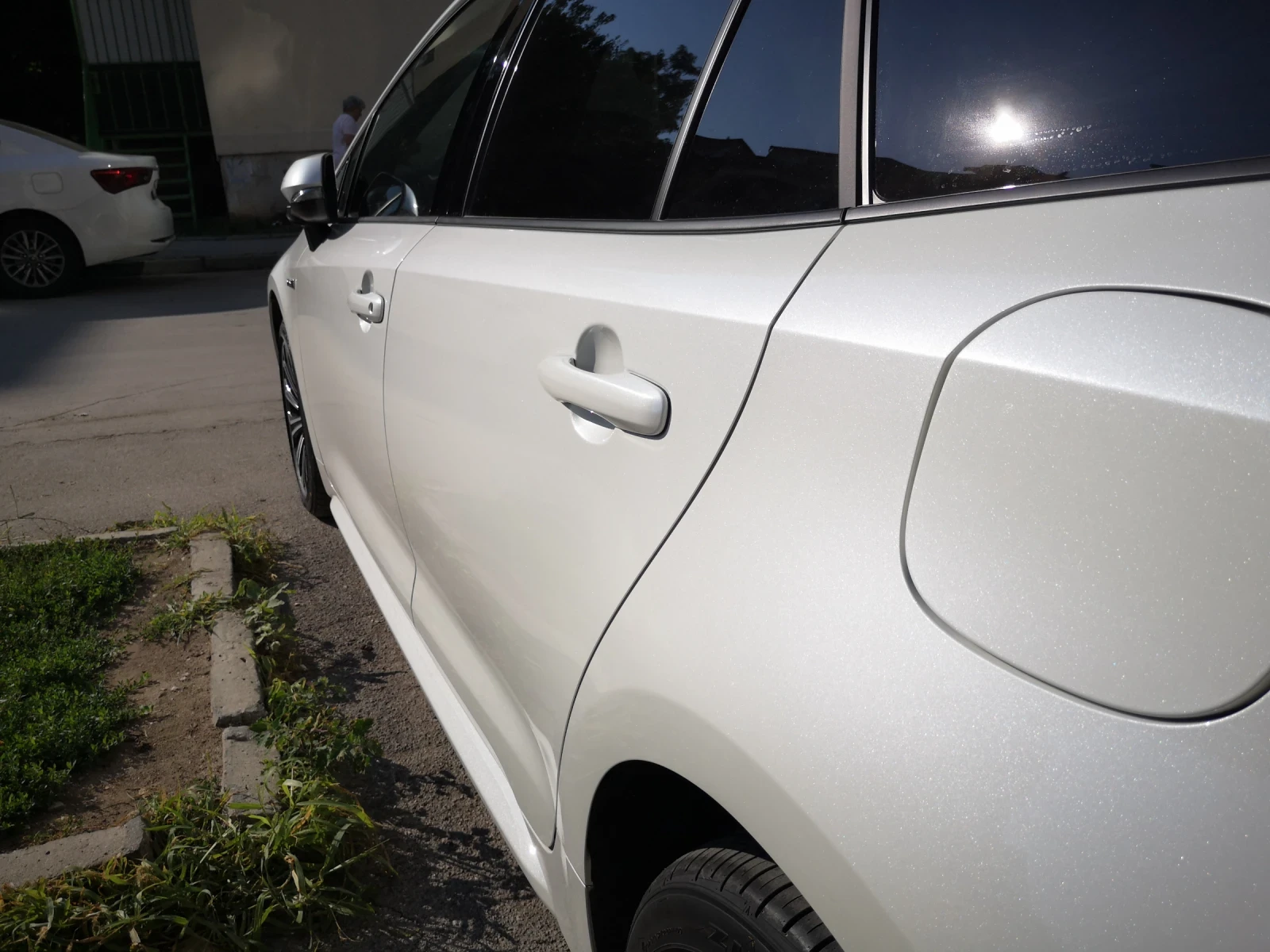 Toyota Corolla 1.8 hybrid Luxury version - изображение 5 | Auto.bg Toyota Corolla 1.8 hybrid Luxury version - изображение 5