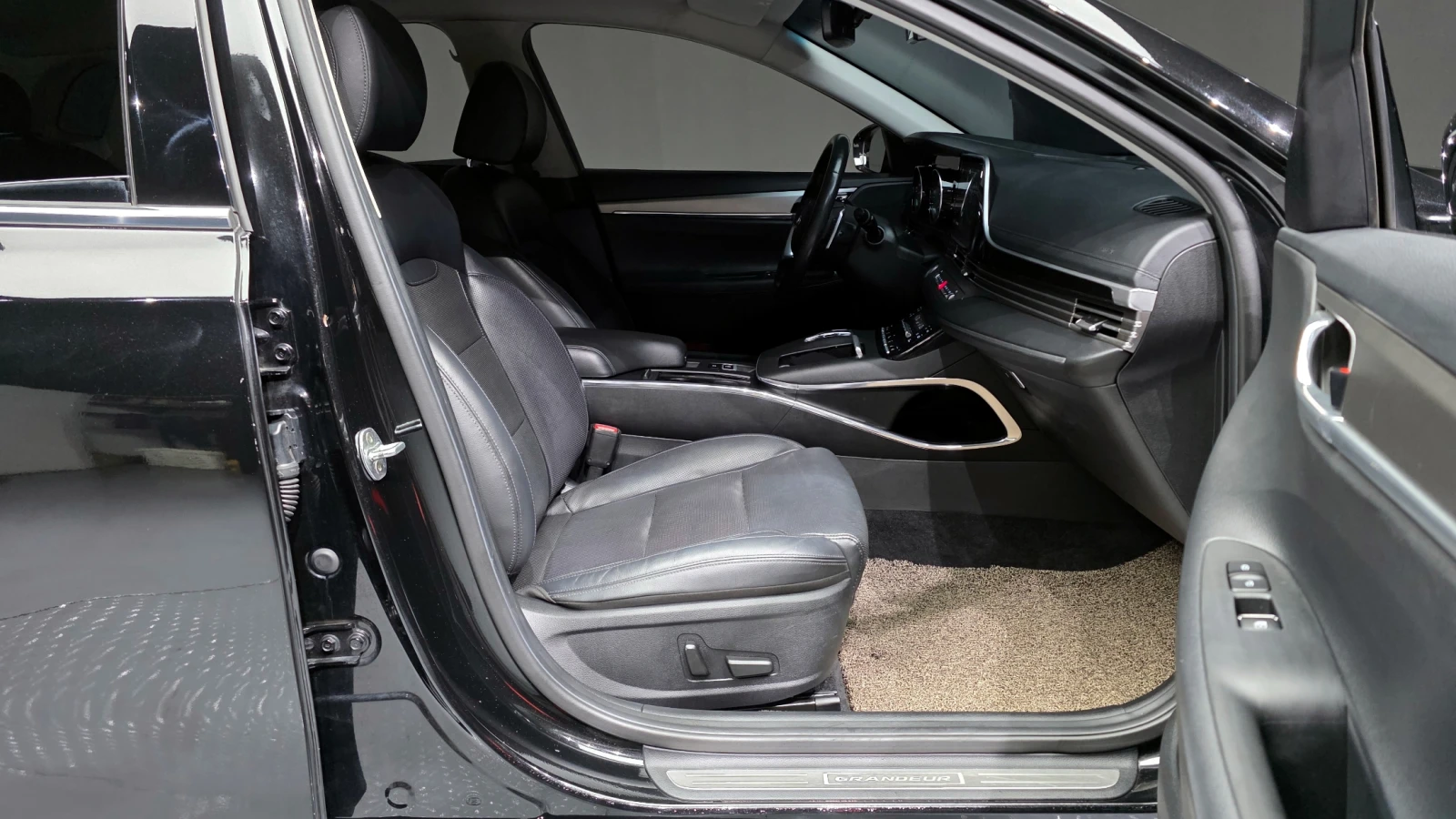 Hyundai Grandeur  IG 2.5 Premium ПРОВЕРЕНА - изображение 10 | Auto.bg Hyundai Grandeur  IG 2.5 Premium ПРОВЕРЕНА - изображение 10