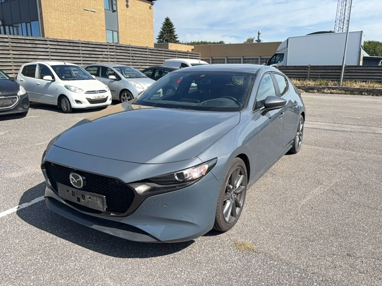 Mazda 3 Optimum 2.0 Бензин | Auto.bg — изображение 1 Mazda 3 Optimum 2.0 Бензин | Auto.bg — изображение 1