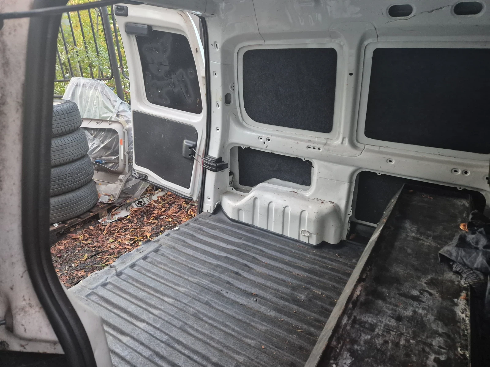 Peugeot Partner   1.4i Фаб.Метан - изображение 8 | Auto.bg Peugeot Partner   1.4i Фаб.Метан - изображение 8