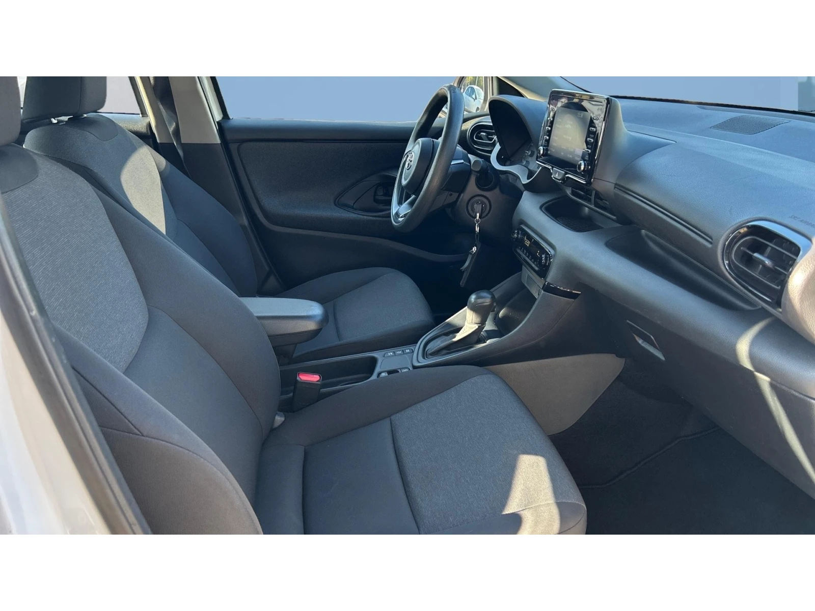 Toyota Yaris Месечна вноска от 315 лв. - изображение 6 | Auto.bg Toyota Yaris Месечна вноска от 315 лв. - изображение 6