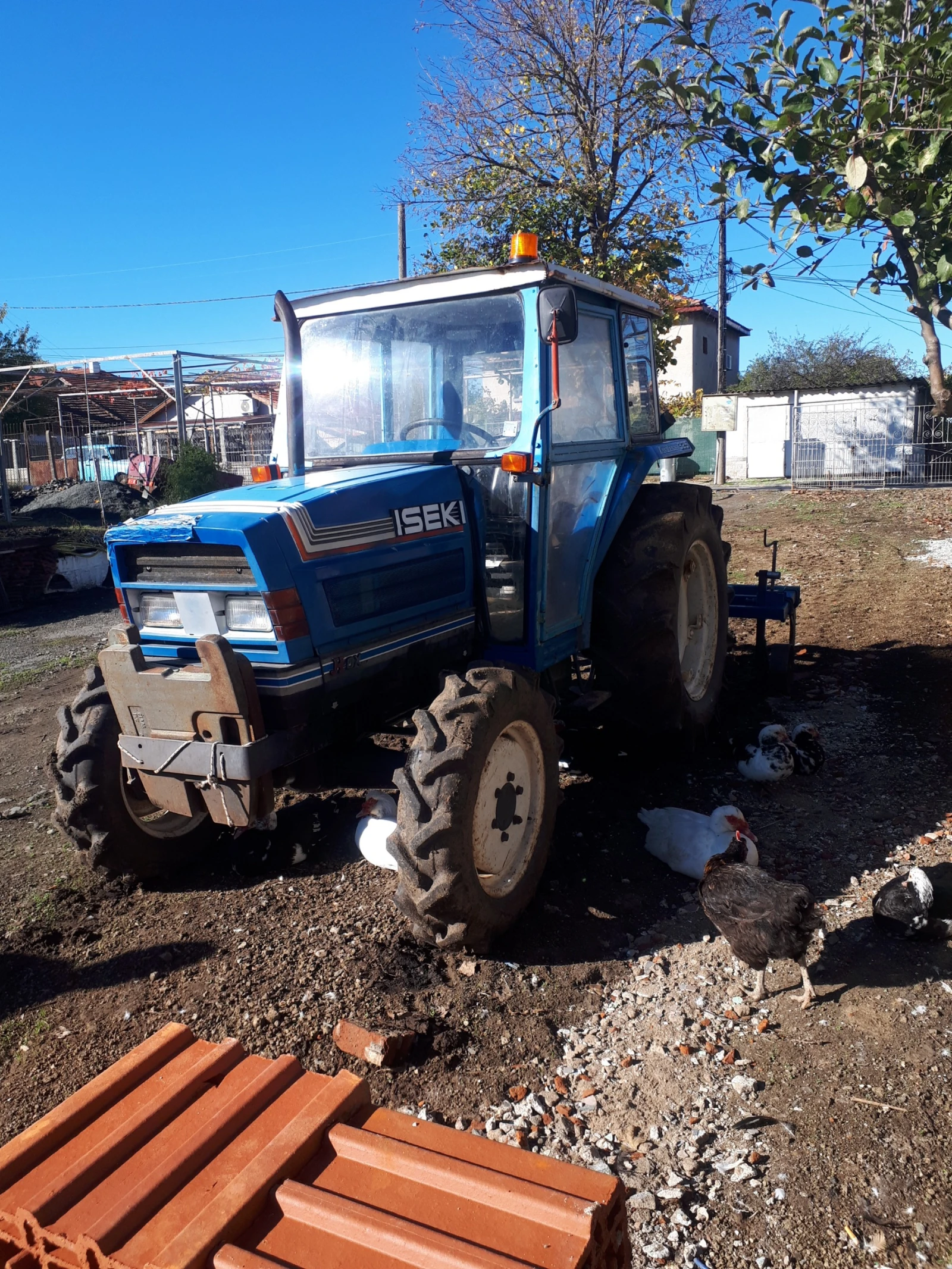 Трактор ISEKI TA325 F - изображение 6 | Auto.bg Трактор ISEKI TA325 F - изображение 6